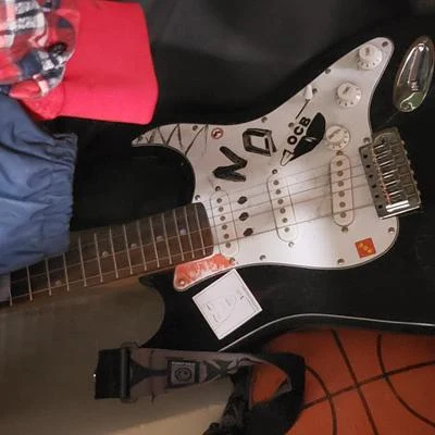 Es la guitarra de lolo ahre 專輯 EMINHX/Ignaciokuush