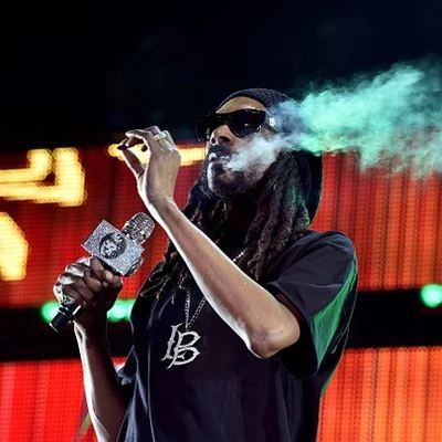 Love Around The World 专辑 Snoop Dogg