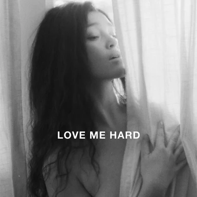 Elley DuhéZedd LOVE ME HARD