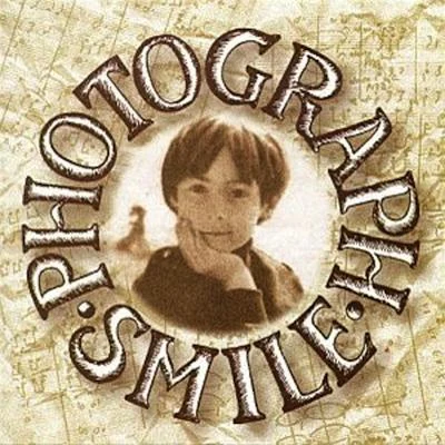 Photograph Smile 专辑 Julian Lennon/Jeff Lynne/Zoom Karaoke/Ricky Ross/Bernie Marsden