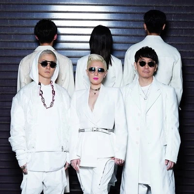 36にm-flo loves復活&新曲"tell me tell me" リリース！ 3名の新lovesは誰か#mfloと#lovesで回答募集！まずは豪華41曲のlovesをチェックしてねアルバム 專輯 m-flo