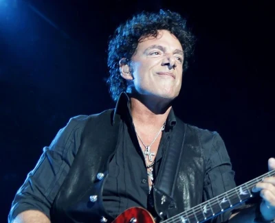 歌手 Neal Schon