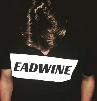 歌手 EADWINETheis EZ