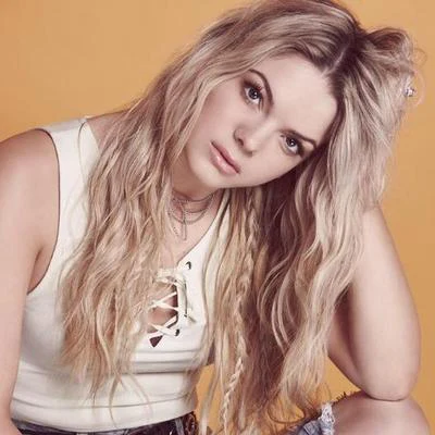 Louisa Johnson 歌手