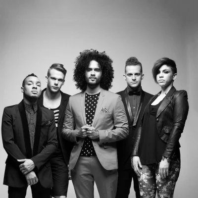 Group 1 Crew Walking On The Stars (Garcia Glam Mix)