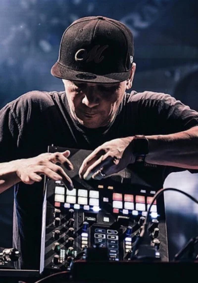 歌手 Mix Master Mike