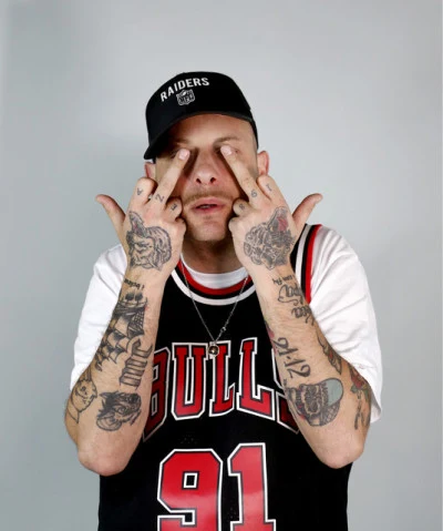 歌手 Clementino