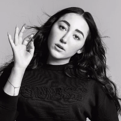 Noah Cyrus 歌手