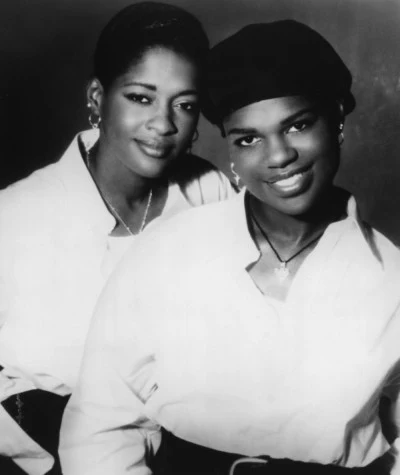 歌手 Angie & Debbie Winans