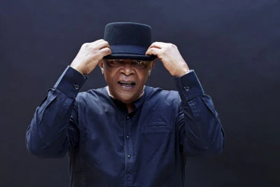 歌手 Hugh MasekelaTony Allen