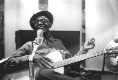 歌手 Lightnin' Hopkins