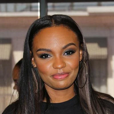 Sierra McClain 歌手