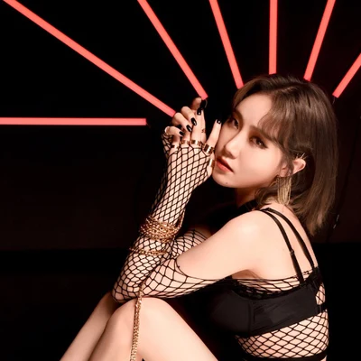 歌手 Yezi