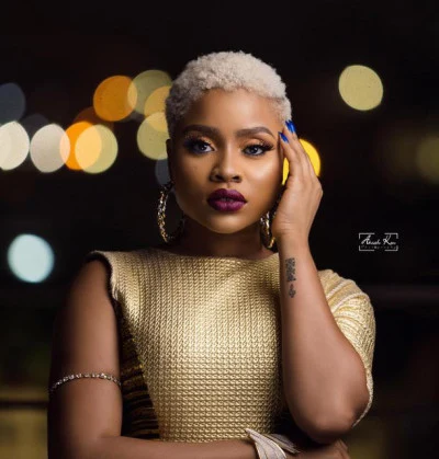 Adina Thembi 歌手