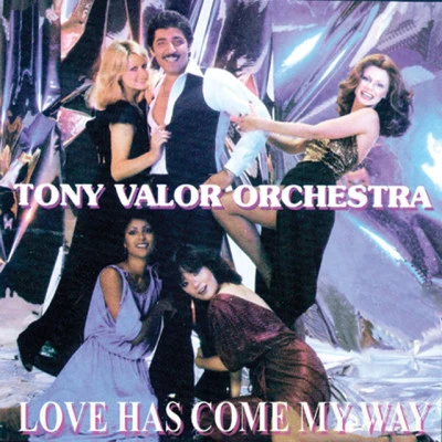 歌手 Tony Valor Sounds Orchestra