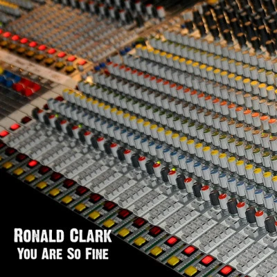 歌手 Ronald Clark