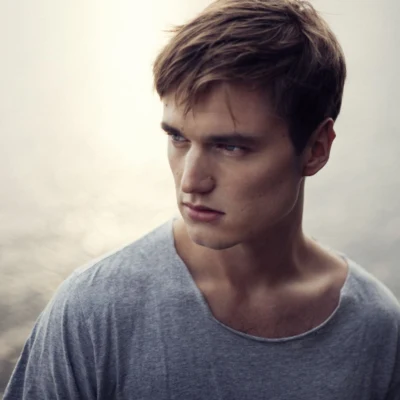 Adrian Lux 歌手