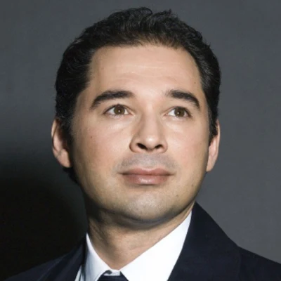 Tugan Sokhiev 歌手