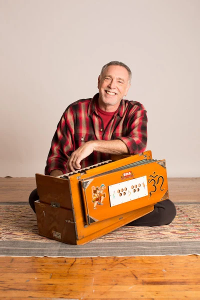 Krishna Das all one [live]