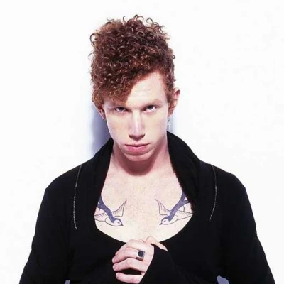 Erik Hassle 歌手