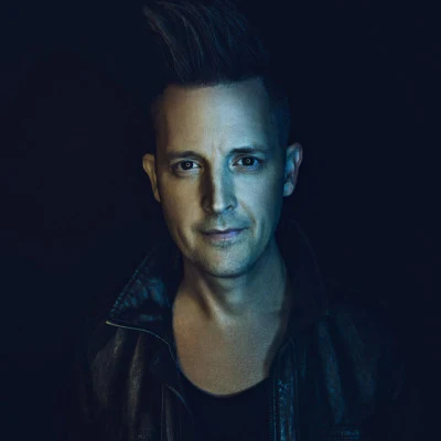 歌手 Lincoln Brewster