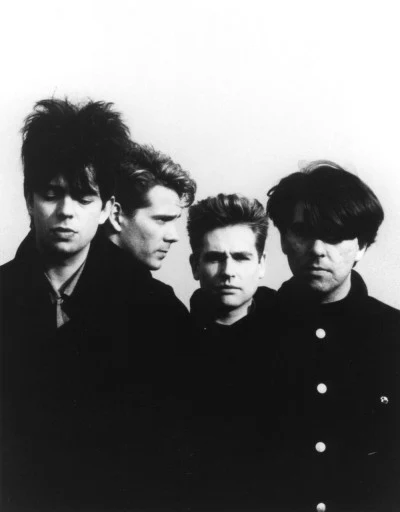 歌手 Echo & the Bunnymen