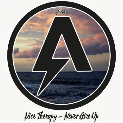 歌手 Nice Therapy