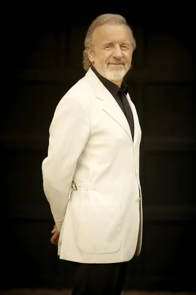 歌手 Colm Wilkinson