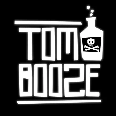 歌手 Tom Booze